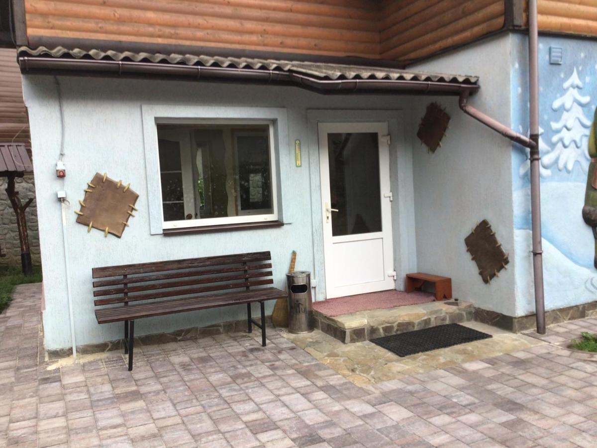 Рукавичка Yaremche Luaran gambar
